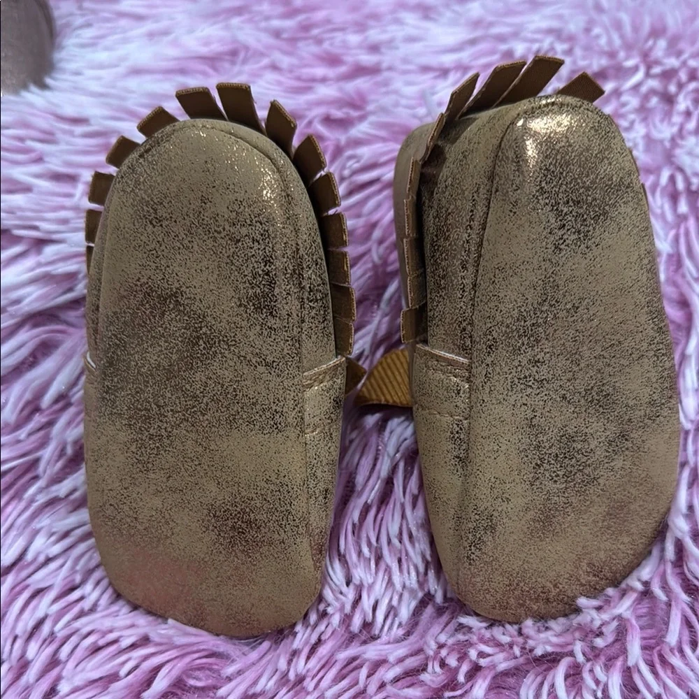 🚨2/$10🚨Gold and Pink Kids Moccasins